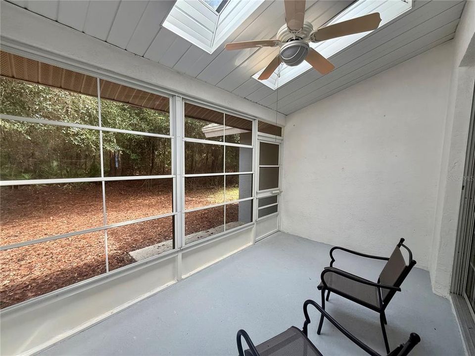 For Rent: $1,550 (2 beds, 2 baths, 1466 Square Feet)