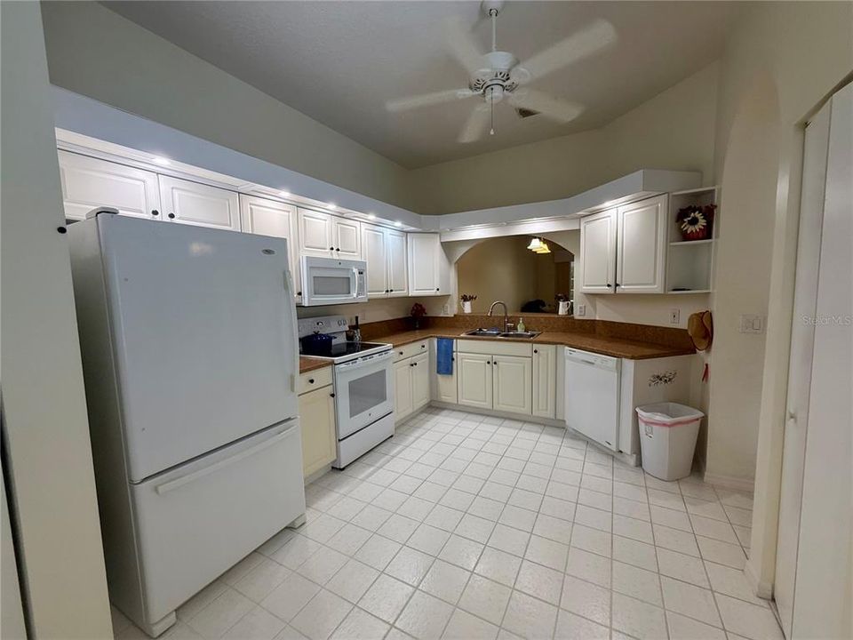 For Rent: $1,550 (2 beds, 2 baths, 1466 Square Feet)