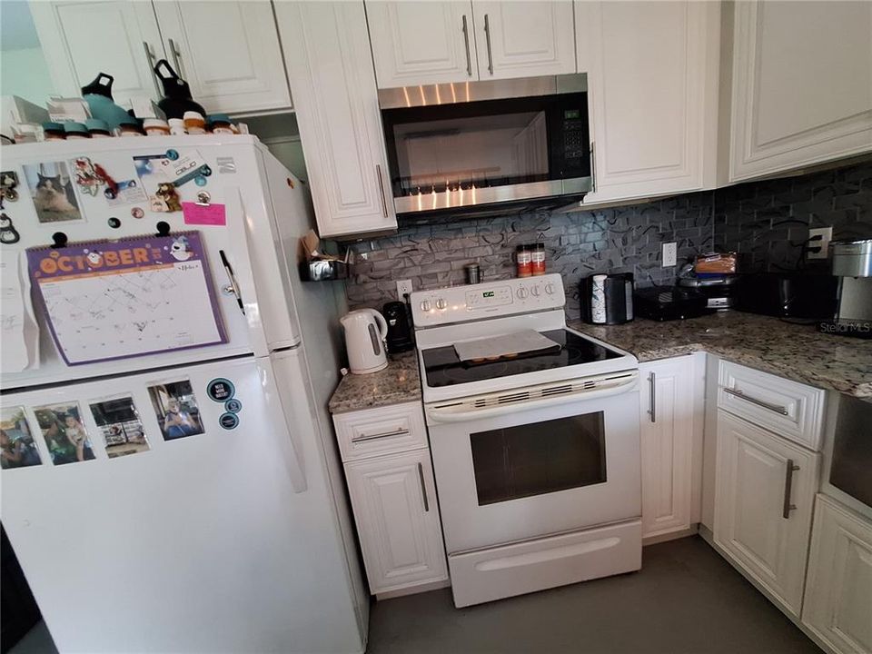 For Sale: $565,000 (4 beds, 3 baths, 2727 Square Feet)