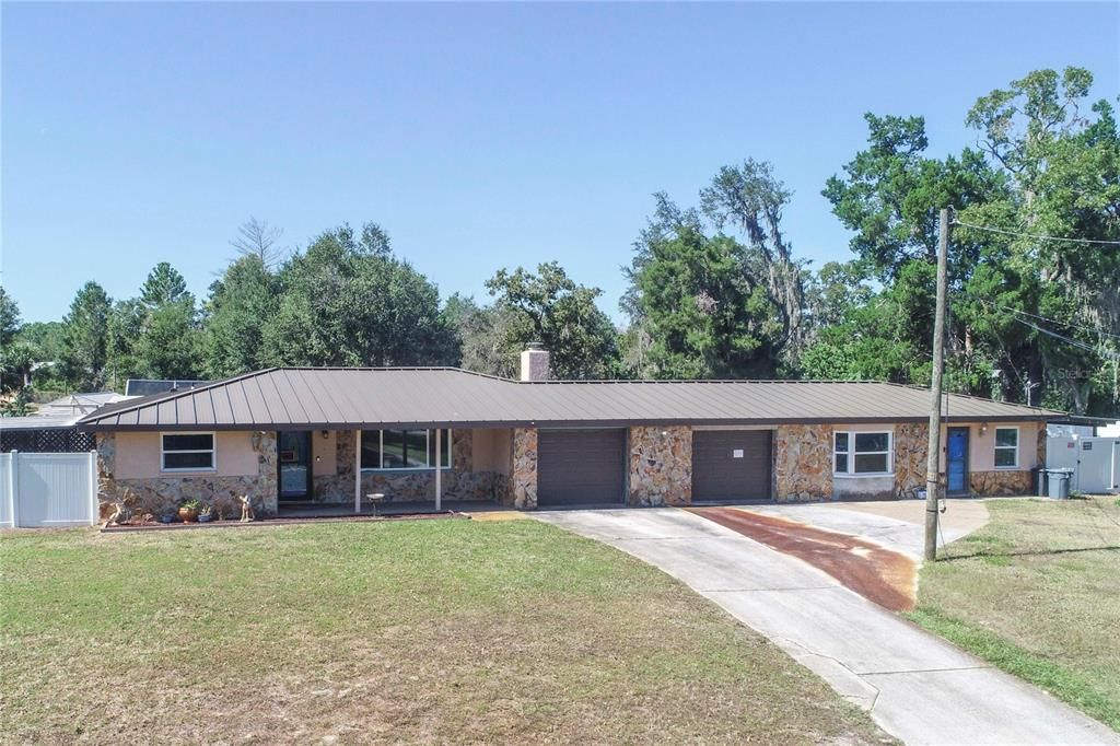 For Sale: $565,000 (4 beds, 3 baths, 2727 Square Feet)