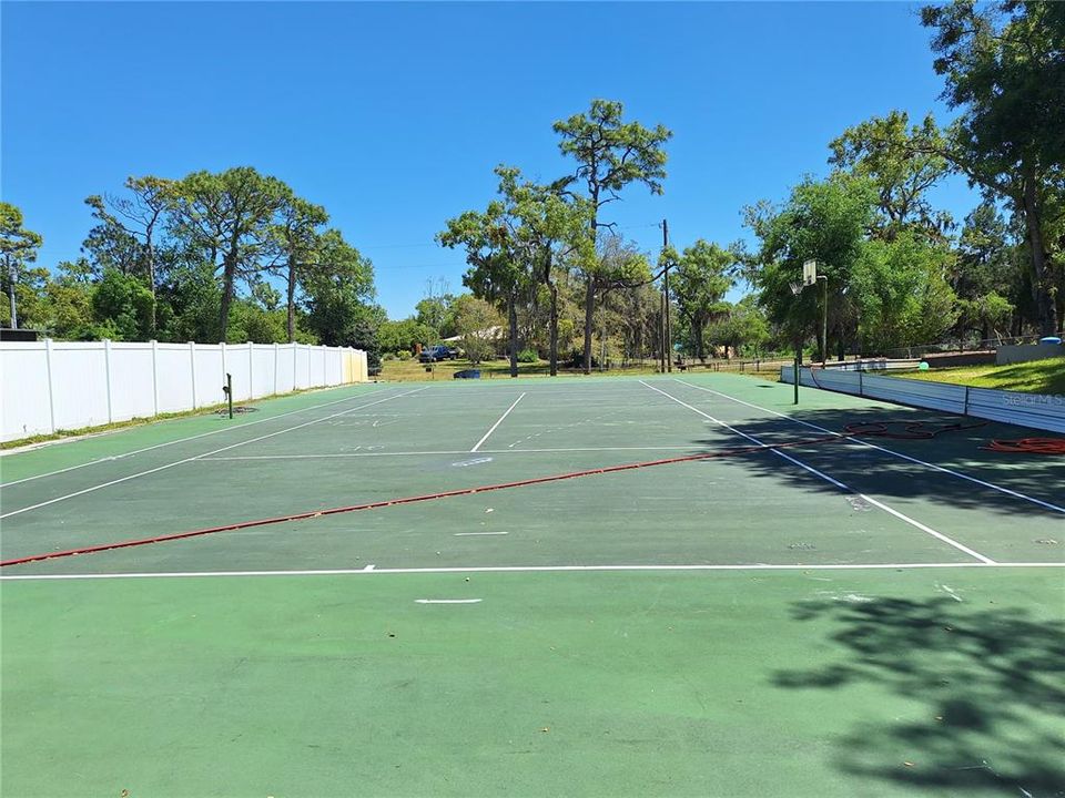 For Sale: $565,000 (4 beds, 3 baths, 2727 Square Feet)