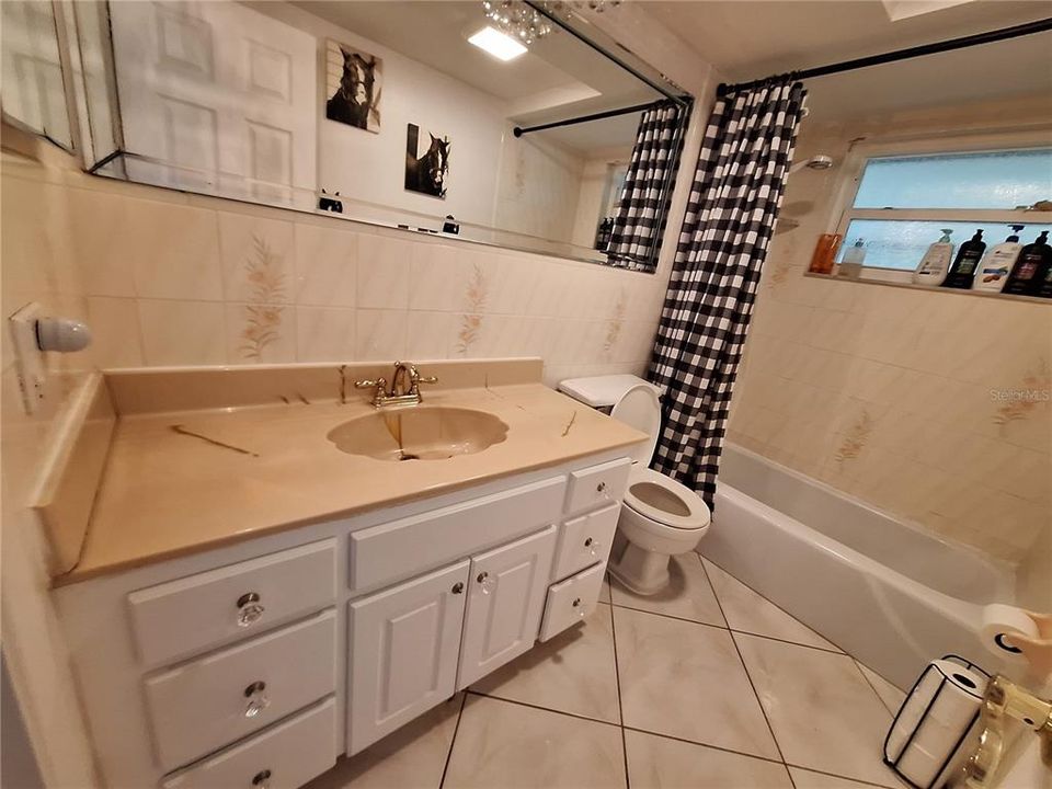 For Sale: $565,000 (4 beds, 3 baths, 2727 Square Feet)