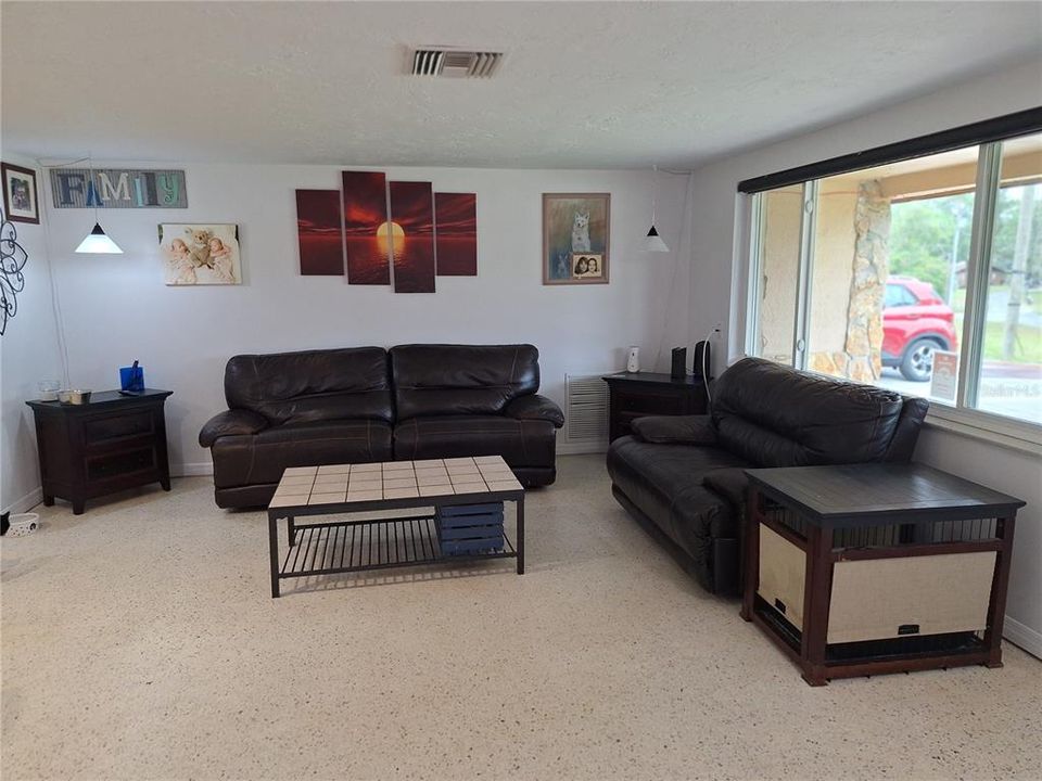 For Sale: $565,000 (4 beds, 3 baths, 2727 Square Feet)