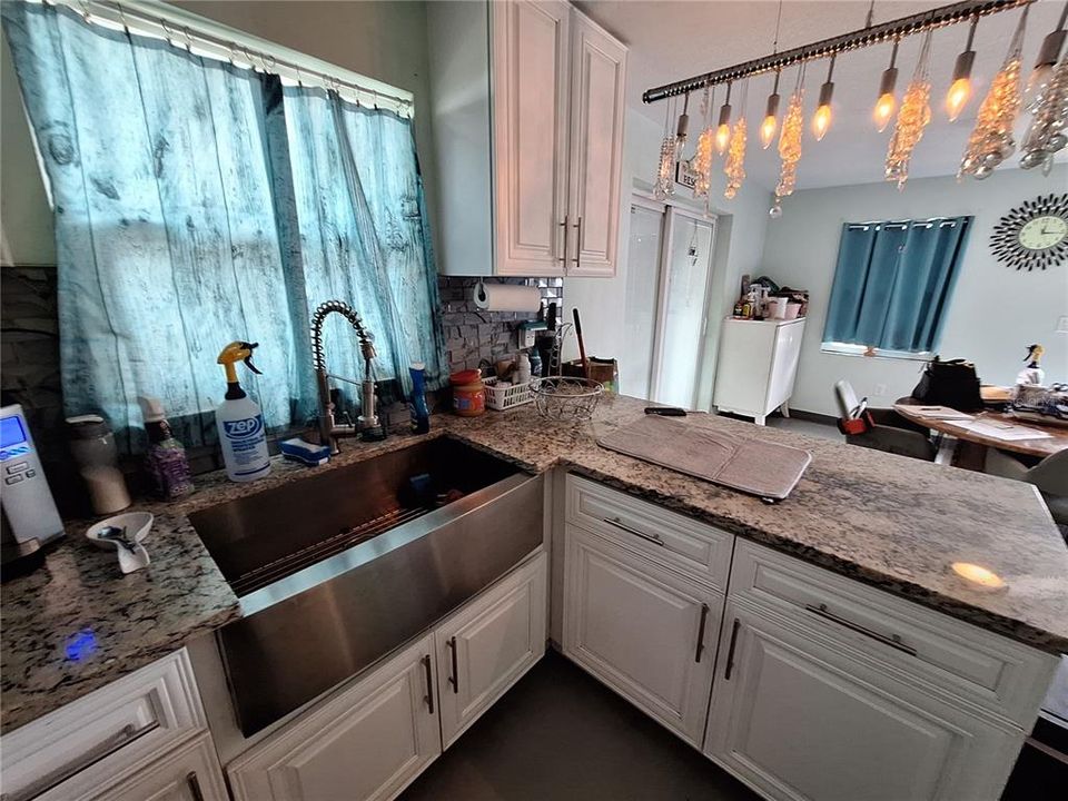 For Sale: $565,000 (4 beds, 3 baths, 2727 Square Feet)