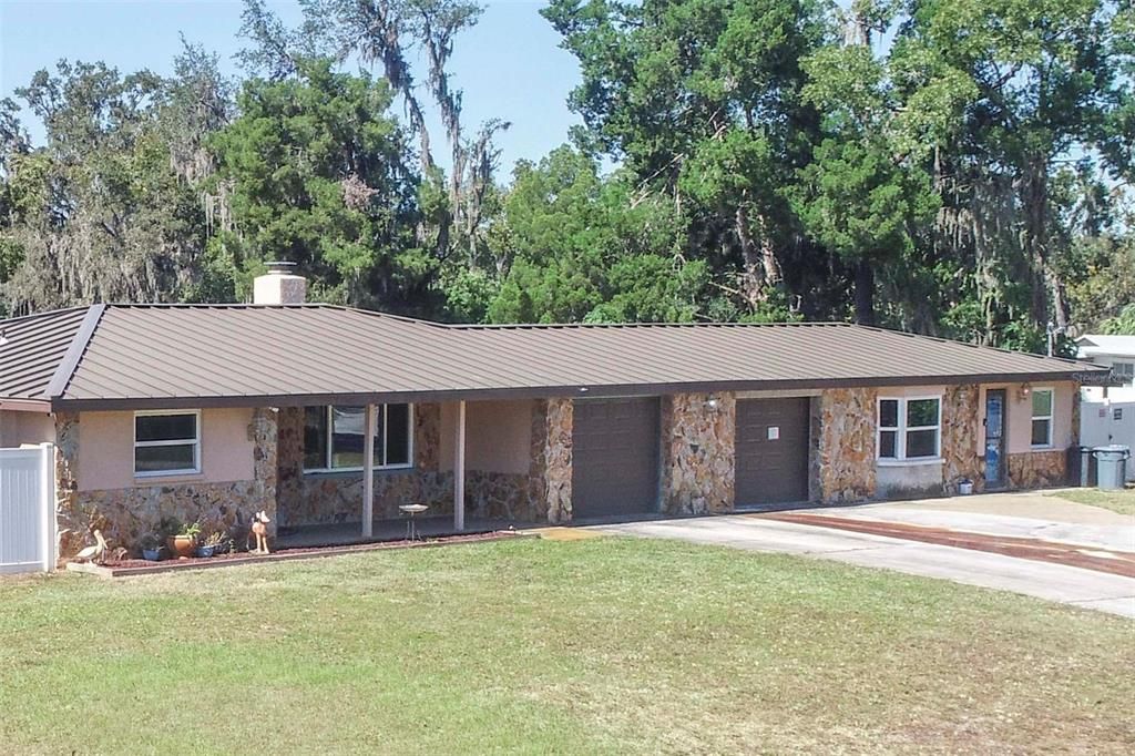 For Sale: $565,000 (4 beds, 3 baths, 2727 Square Feet)