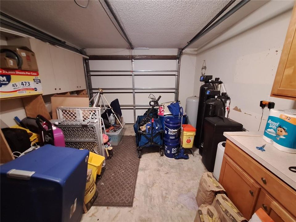 For Sale: $565,000 (4 beds, 3 baths, 2727 Square Feet)