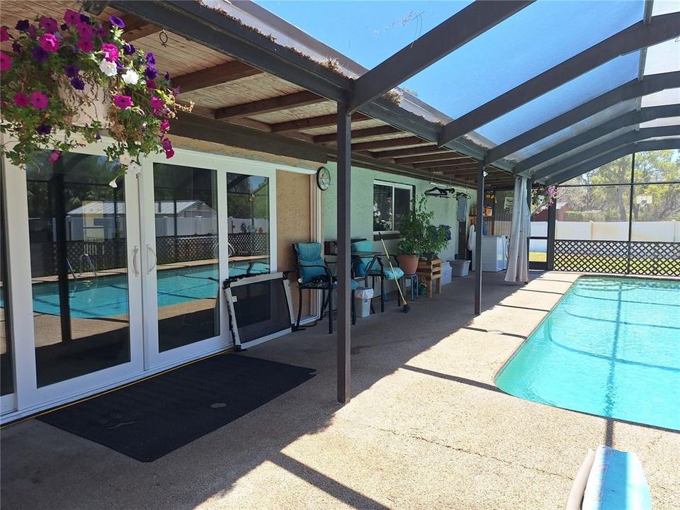 For Sale: $565,000 (4 beds, 3 baths, 2727 Square Feet)