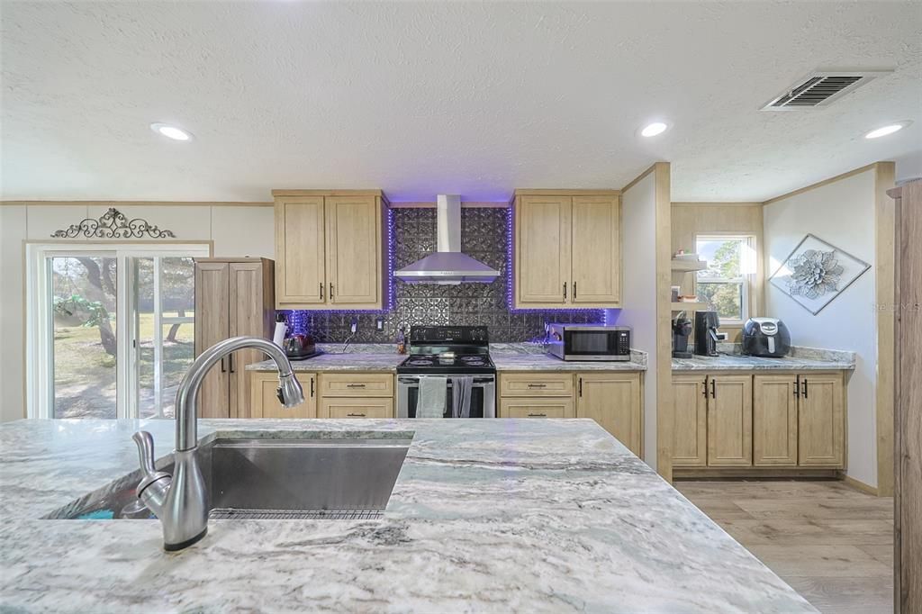 待售: $434,500 (4 贝兹, 2 浴室, 1904 平方英尺)