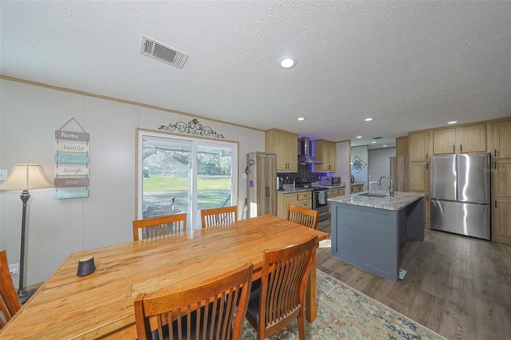 待售: $434,500 (4 贝兹, 2 浴室, 1904 平方英尺)