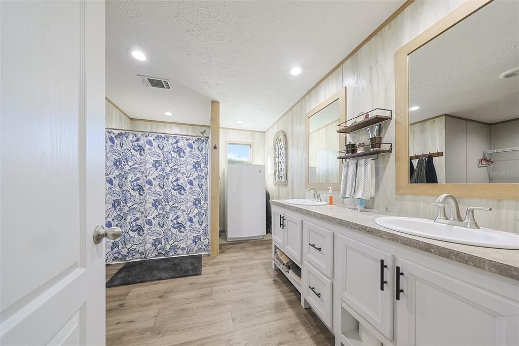 待售: $434,500 (4 贝兹, 2 浴室, 1904 平方英尺)