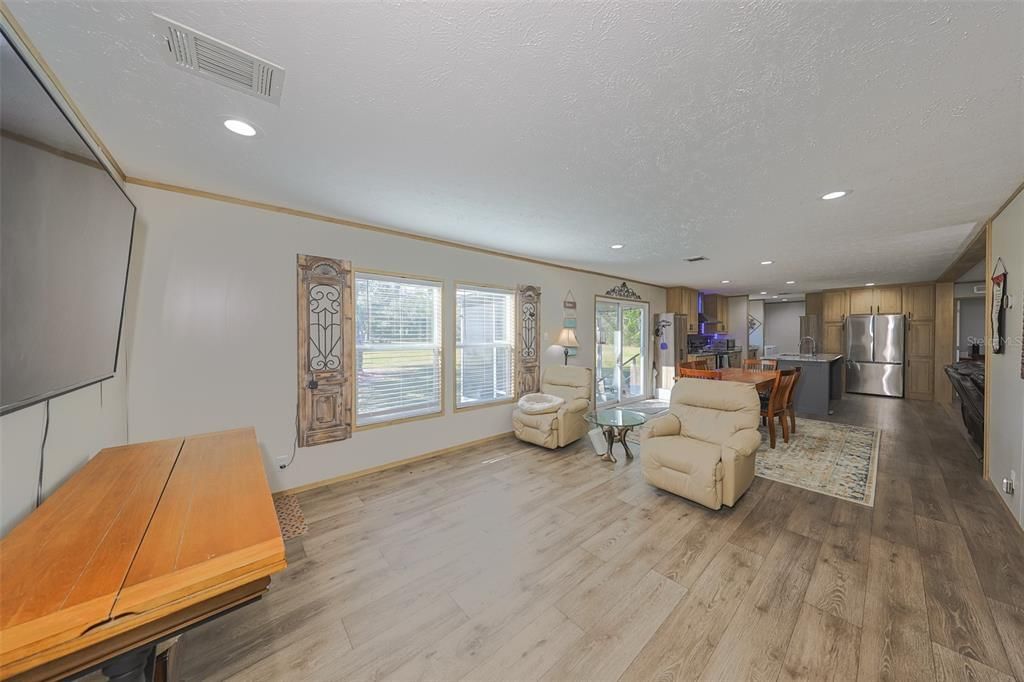 待售: $434,500 (4 贝兹, 2 浴室, 1904 平方英尺)