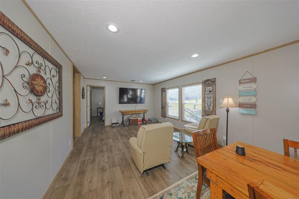 待售: $434,500 (4 贝兹, 2 浴室, 1904 平方英尺)