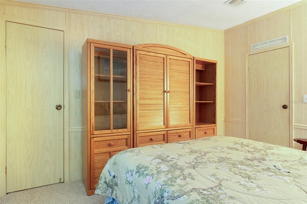 合同活跃: $139,000 (2 贝兹, 2 浴室, 1144 平方英尺)