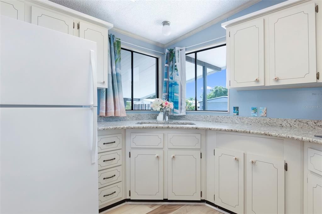 合同活跃: $139,000 (2 贝兹, 2 浴室, 1144 平方英尺)