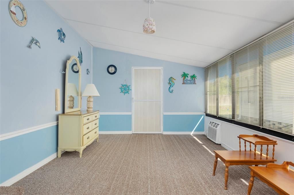 合同活跃: $139,000 (2 贝兹, 2 浴室, 1144 平方英尺)