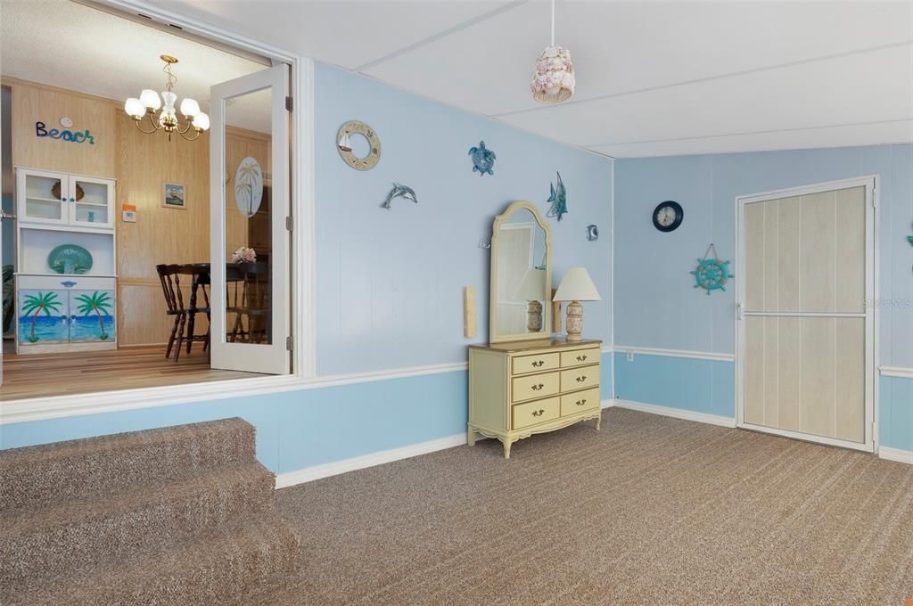 合同活跃: $139,000 (2 贝兹, 2 浴室, 1144 平方英尺)