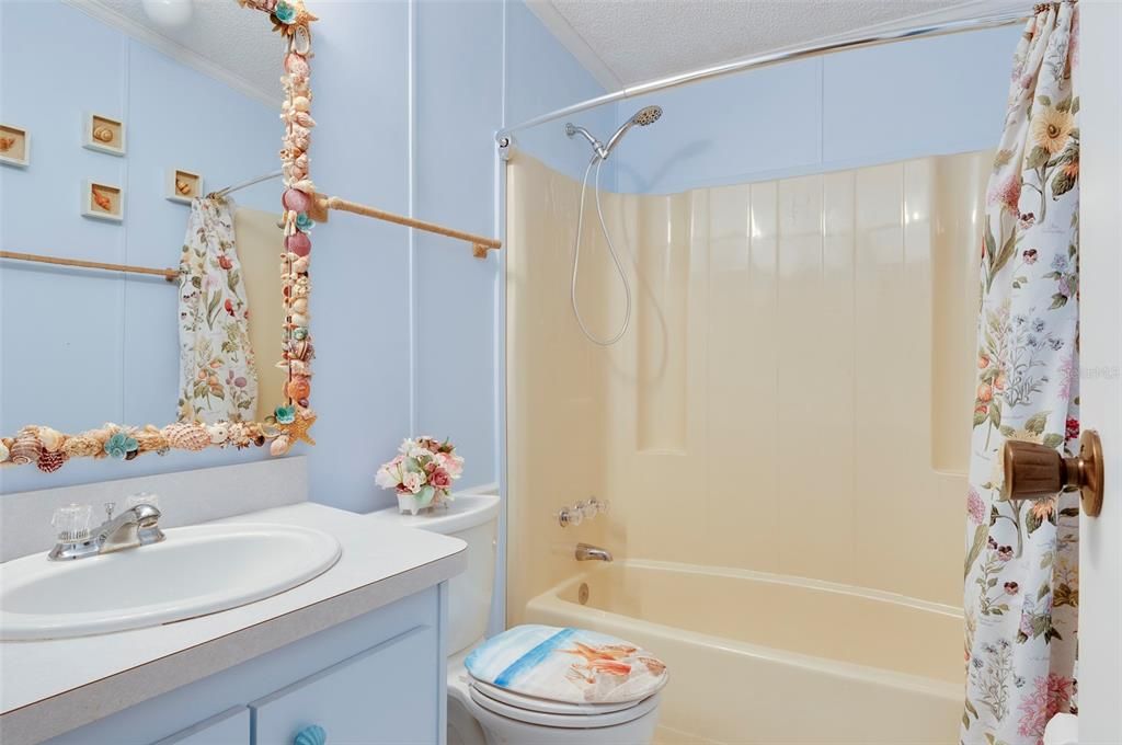 合同活跃: $139,000 (2 贝兹, 2 浴室, 1144 平方英尺)