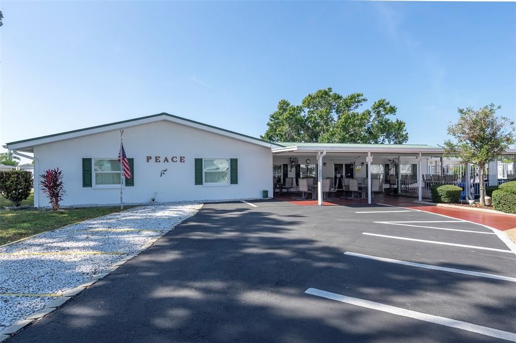 合同活跃: $139,000 (2 贝兹, 2 浴室, 1144 平方英尺)