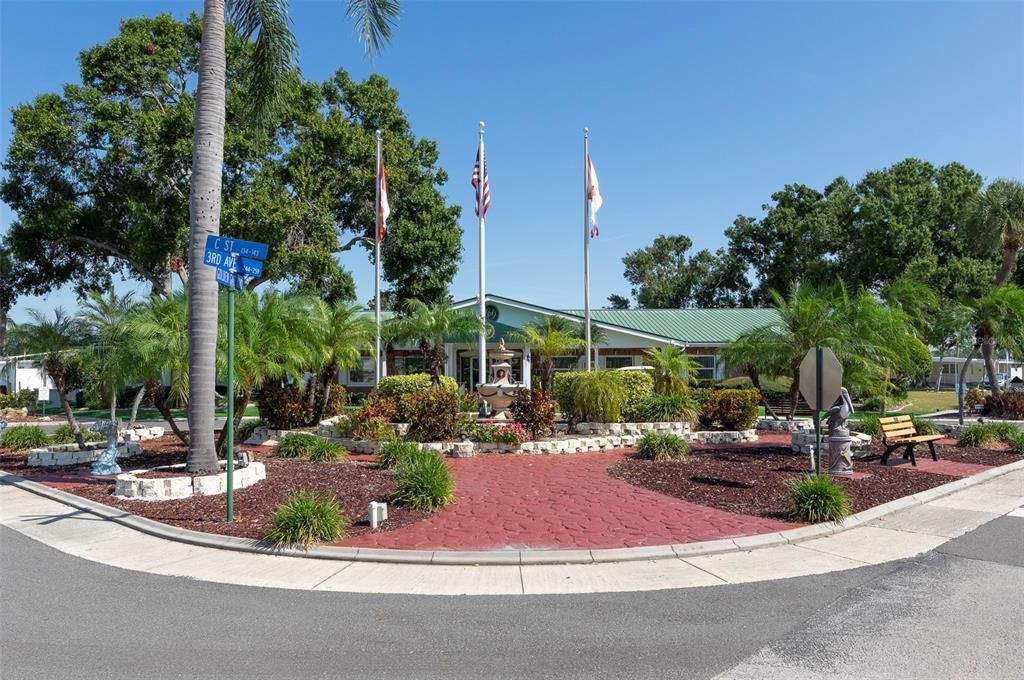 合同活跃: $139,000 (2 贝兹, 2 浴室, 1144 平方英尺)