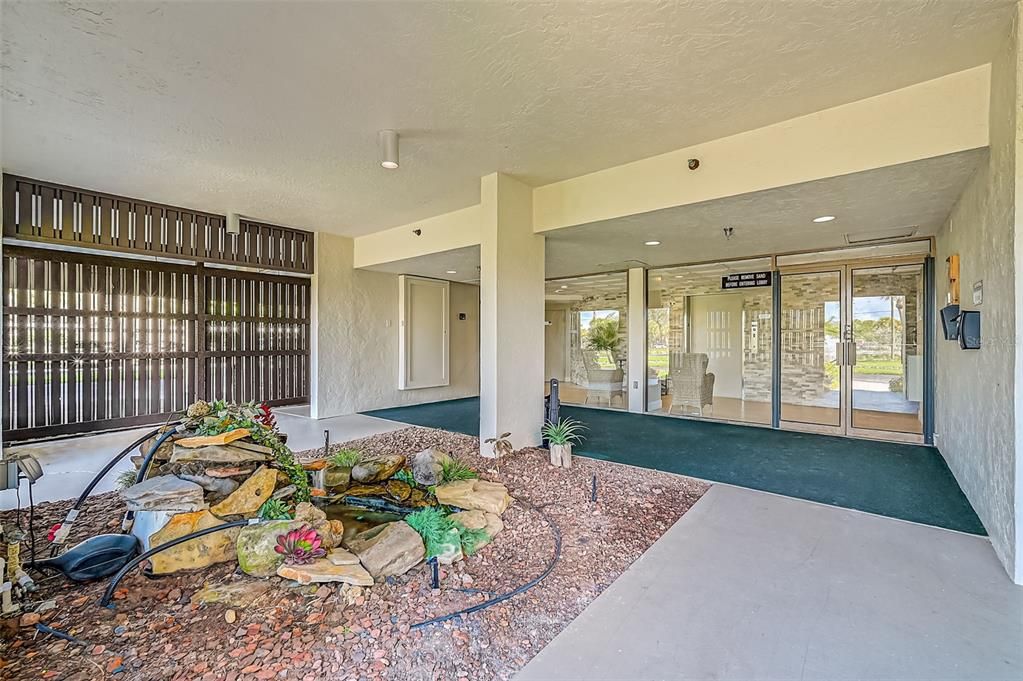 For Sale: $699,000 (2 beds, 2 baths, 1204 Square Feet)