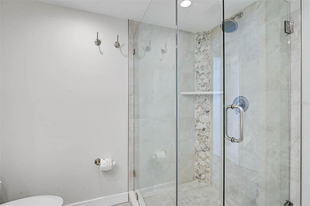 For Sale: $699,000 (2 beds, 2 baths, 1204 Square Feet)