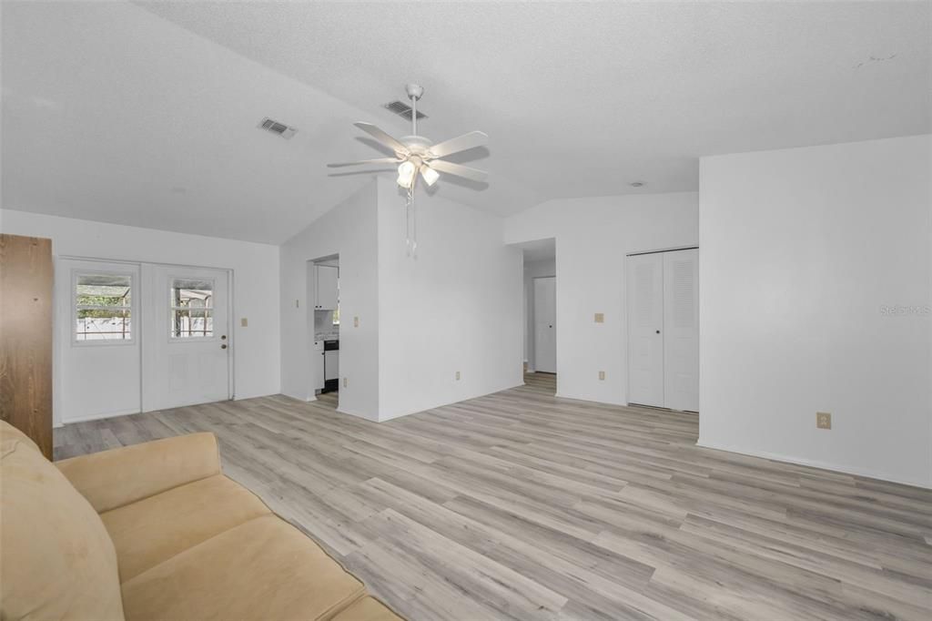 En Venta: $329,000 (3 camas, 2 baños, 1486 Pies cuadrados)