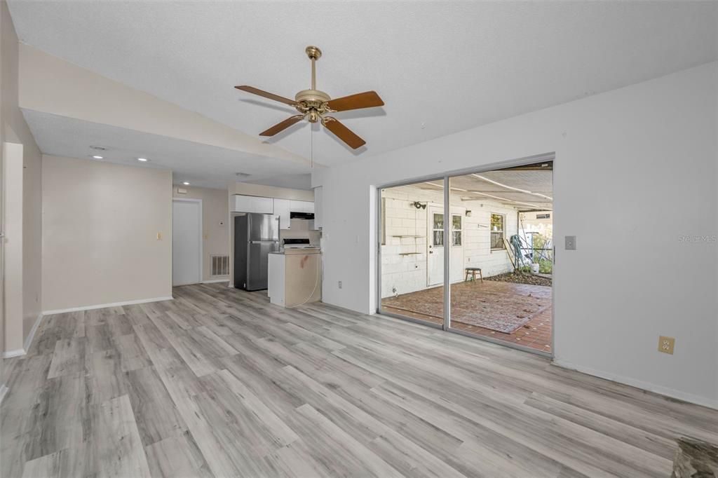 En Venta: $329,000 (3 camas, 2 baños, 1486 Pies cuadrados)