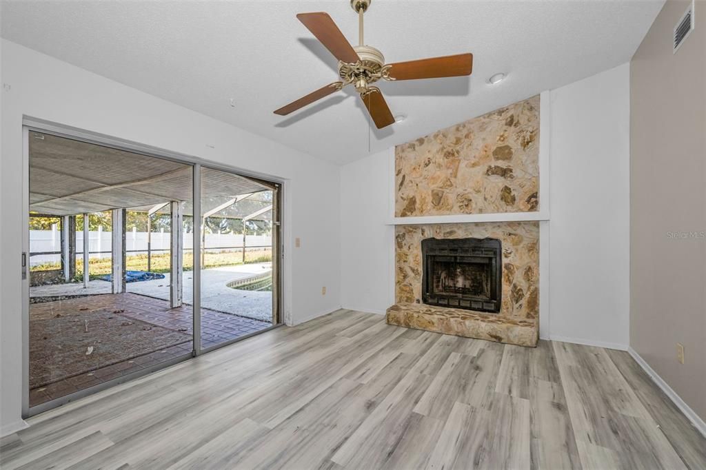 En Venta: $329,000 (3 camas, 2 baños, 1486 Pies cuadrados)