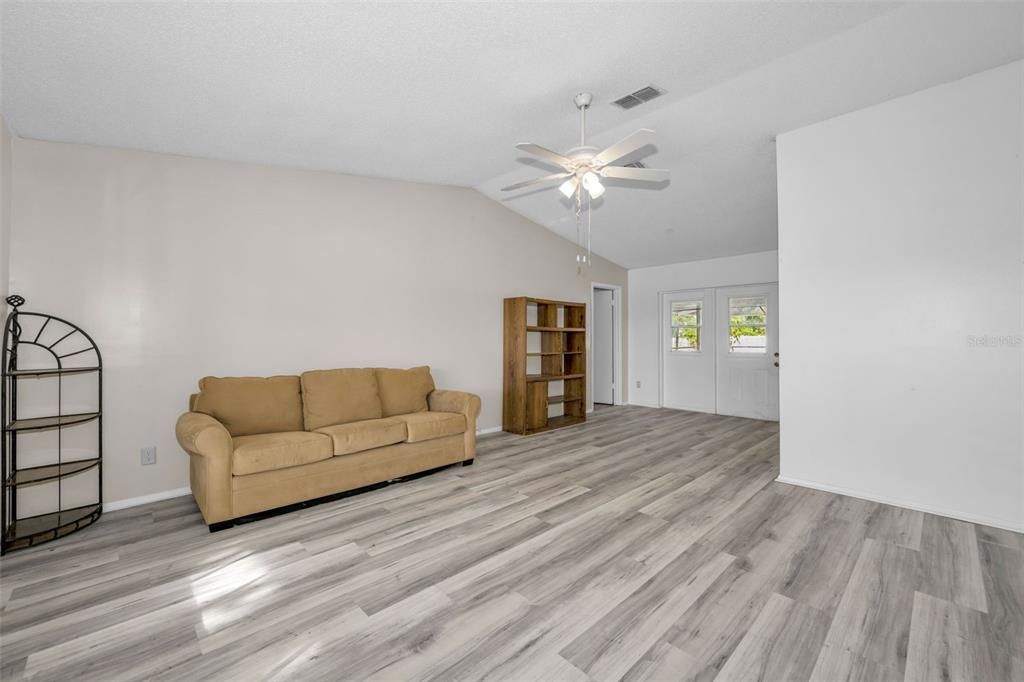 En Venta: $329,000 (3 camas, 2 baños, 1486 Pies cuadrados)