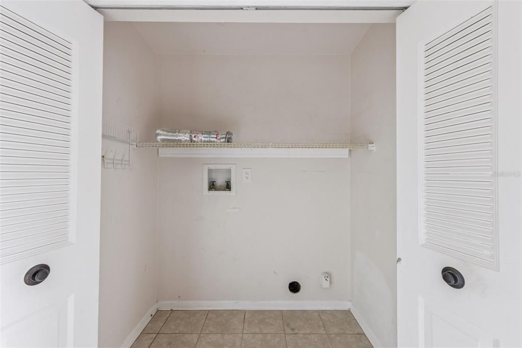 На продажу: $299,000 (3 спален, 3 ванн, 1793 Квадратных фут)