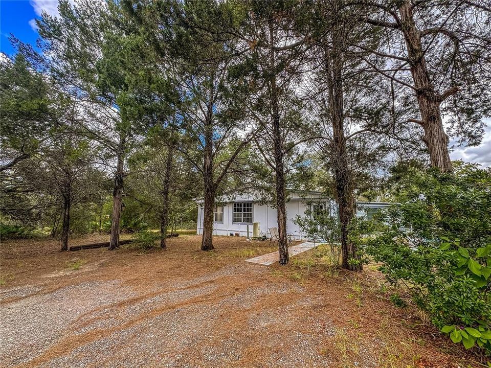 待售: $550,000 (4 贝兹, 2 浴室, 1288 平方英尺)