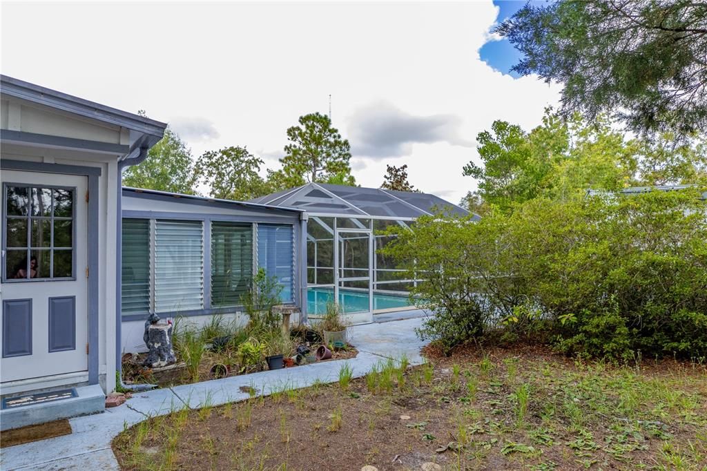 待售: $550,000 (4 贝兹, 2 浴室, 1288 平方英尺)