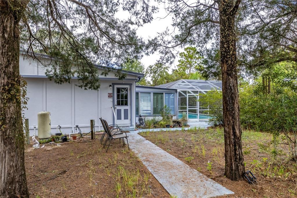 待售: $550,000 (4 贝兹, 2 浴室, 1288 平方英尺)