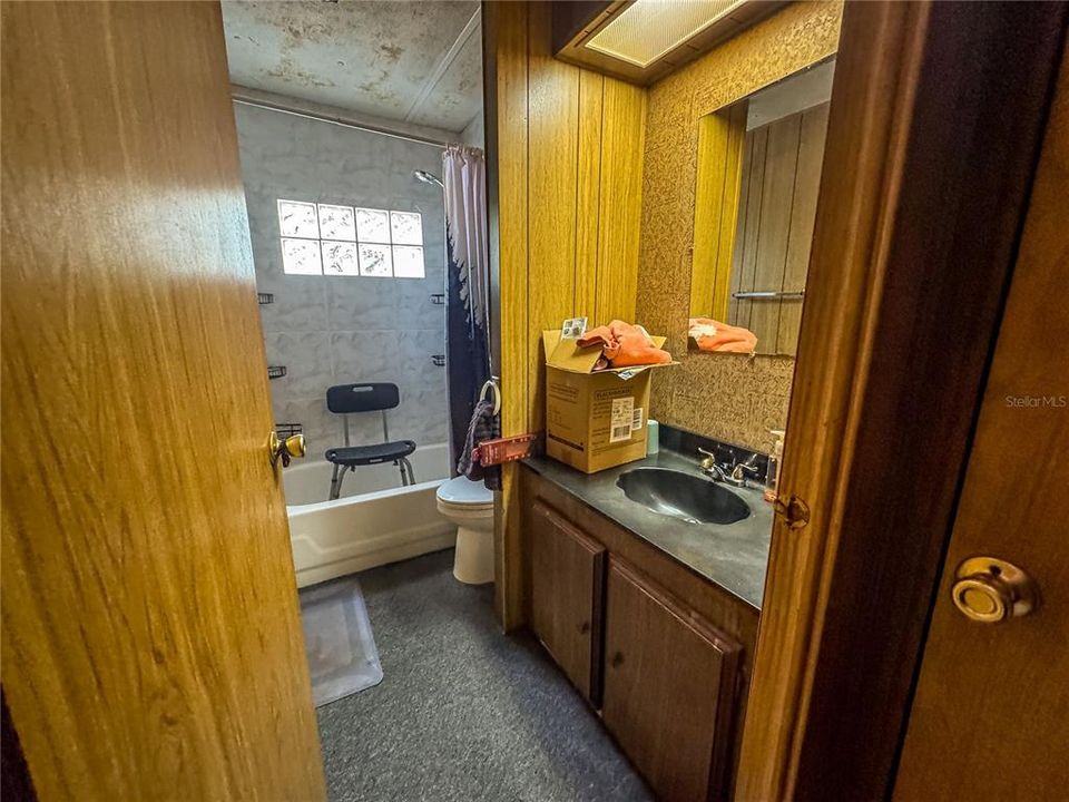 待售: $550,000 (4 贝兹, 2 浴室, 1288 平方英尺)