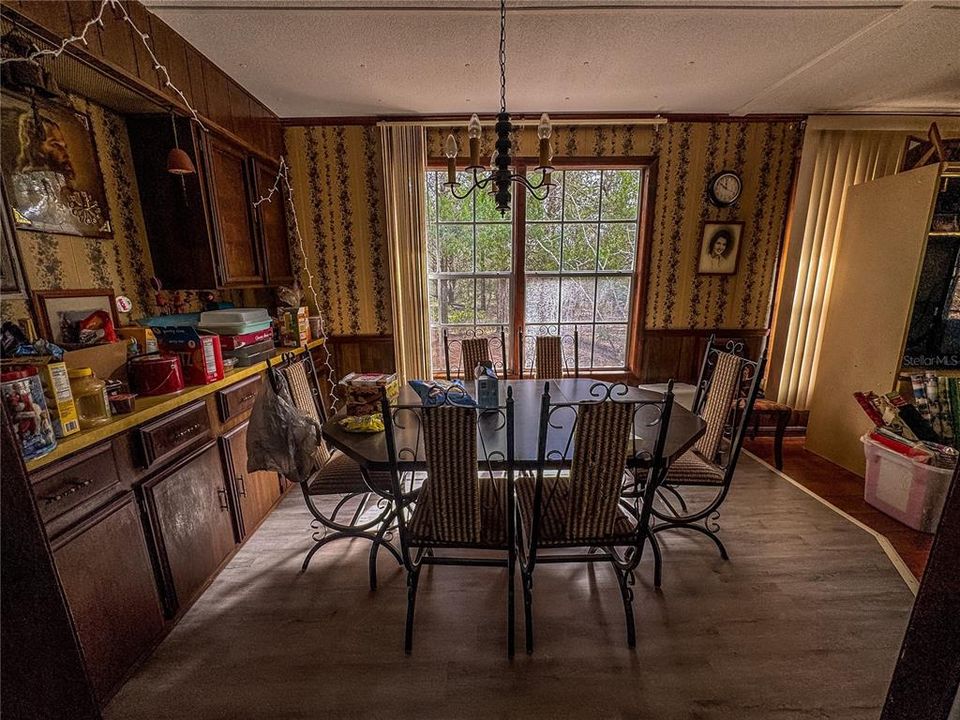 待售: $550,000 (4 贝兹, 2 浴室, 1288 平方英尺)