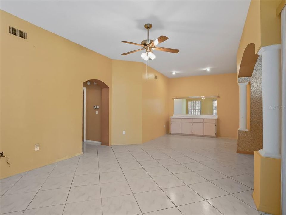 Active With Contract: $160,000 (2 beds, 2 baths, 1253 Square Feet)