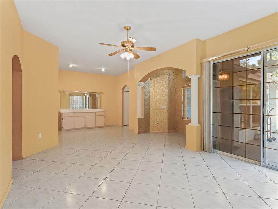 Active With Contract: $160,000 (2 beds, 2 baths, 1253 Square Feet)