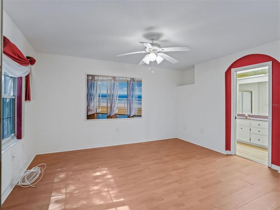 Active With Contract: $160,000 (2 beds, 2 baths, 1253 Square Feet)