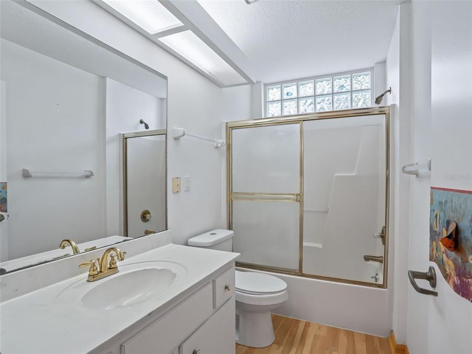 Active With Contract: $160,000 (2 beds, 2 baths, 1253 Square Feet)