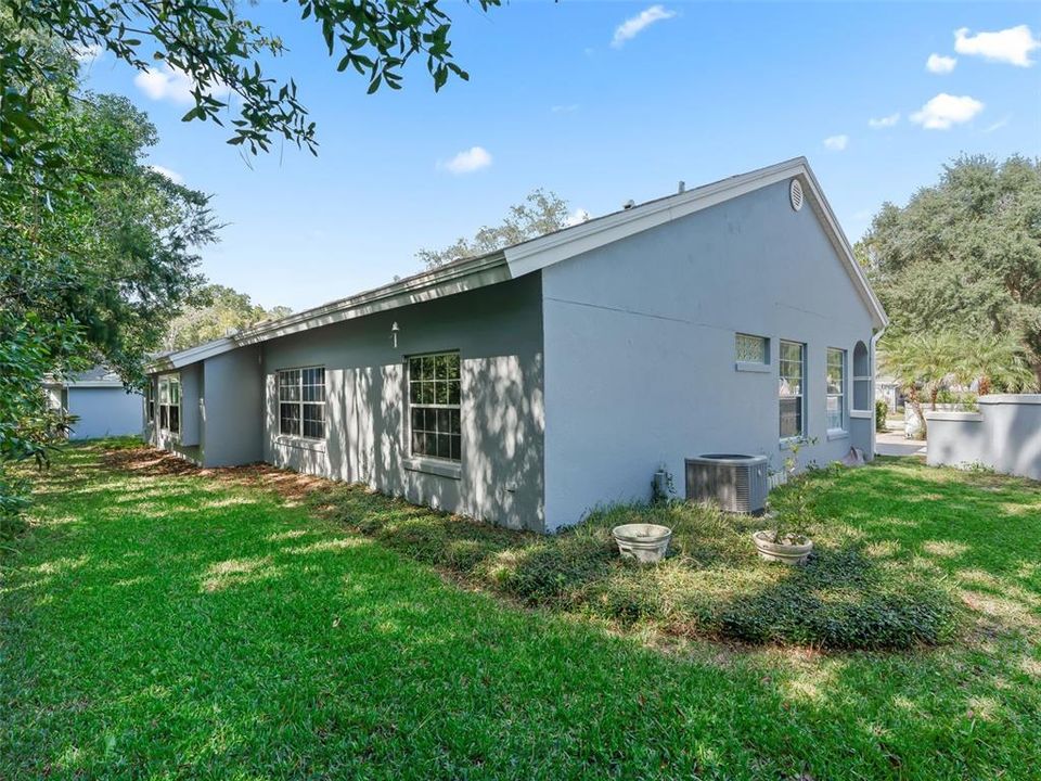 Active With Contract: $160,000 (2 beds, 2 baths, 1253 Square Feet)