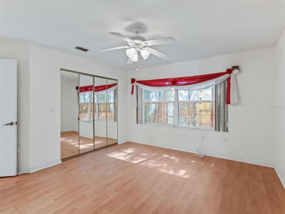 Active With Contract: $160,000 (2 beds, 2 baths, 1253 Square Feet)