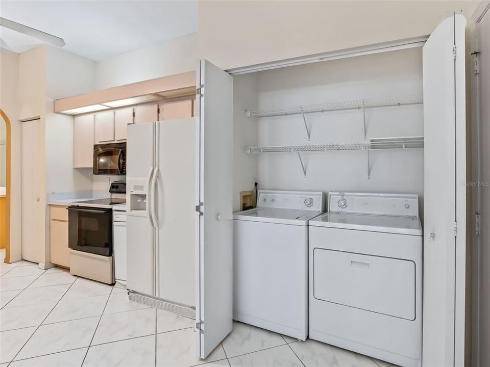 Active With Contract: $160,000 (2 beds, 2 baths, 1253 Square Feet)