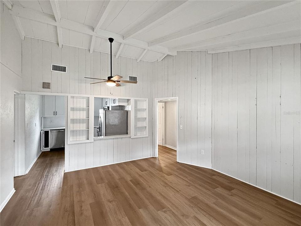 For Rent: $2,270 (3 beds, 1 baths, 942 Square Feet)