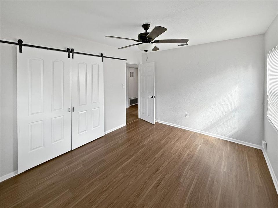 For Rent: $2,270 (3 beds, 1 baths, 942 Square Feet)