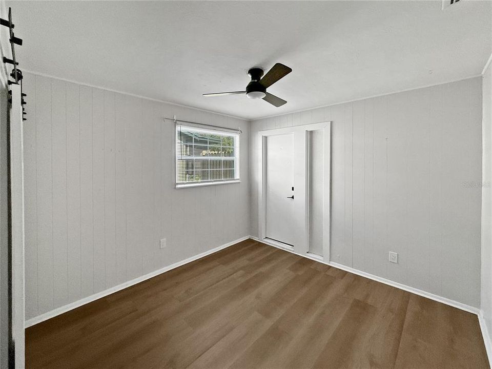 For Rent: $2,270 (3 beds, 1 baths, 942 Square Feet)