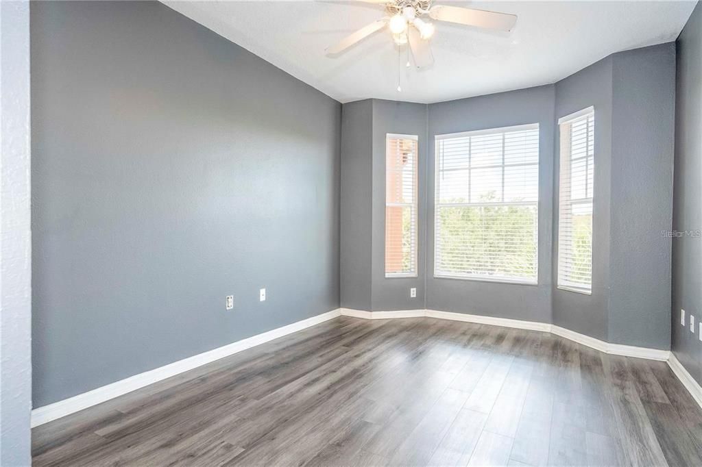 For Sale: $159,000 (2 beds, 2 baths, 1159 Square Feet)