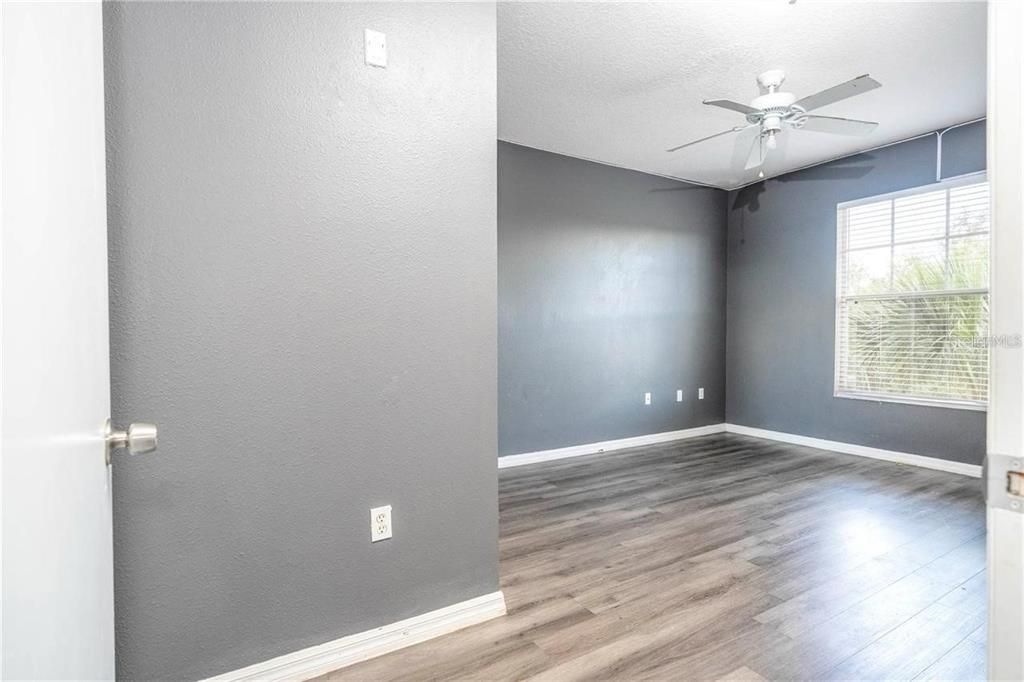 For Sale: $159,000 (2 beds, 2 baths, 1159 Square Feet)