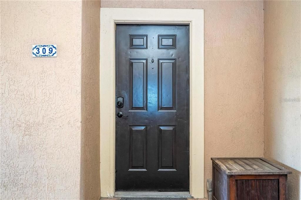 For Sale: $159,000 (2 beds, 2 baths, 1159 Square Feet)