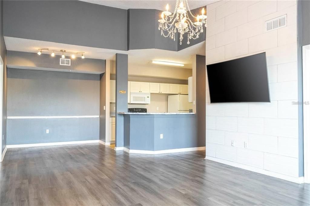 For Sale: $159,000 (2 beds, 2 baths, 1159 Square Feet)