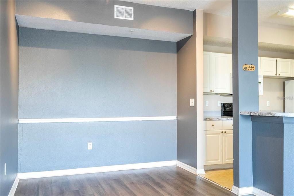 For Sale: $159,000 (2 beds, 2 baths, 1159 Square Feet)